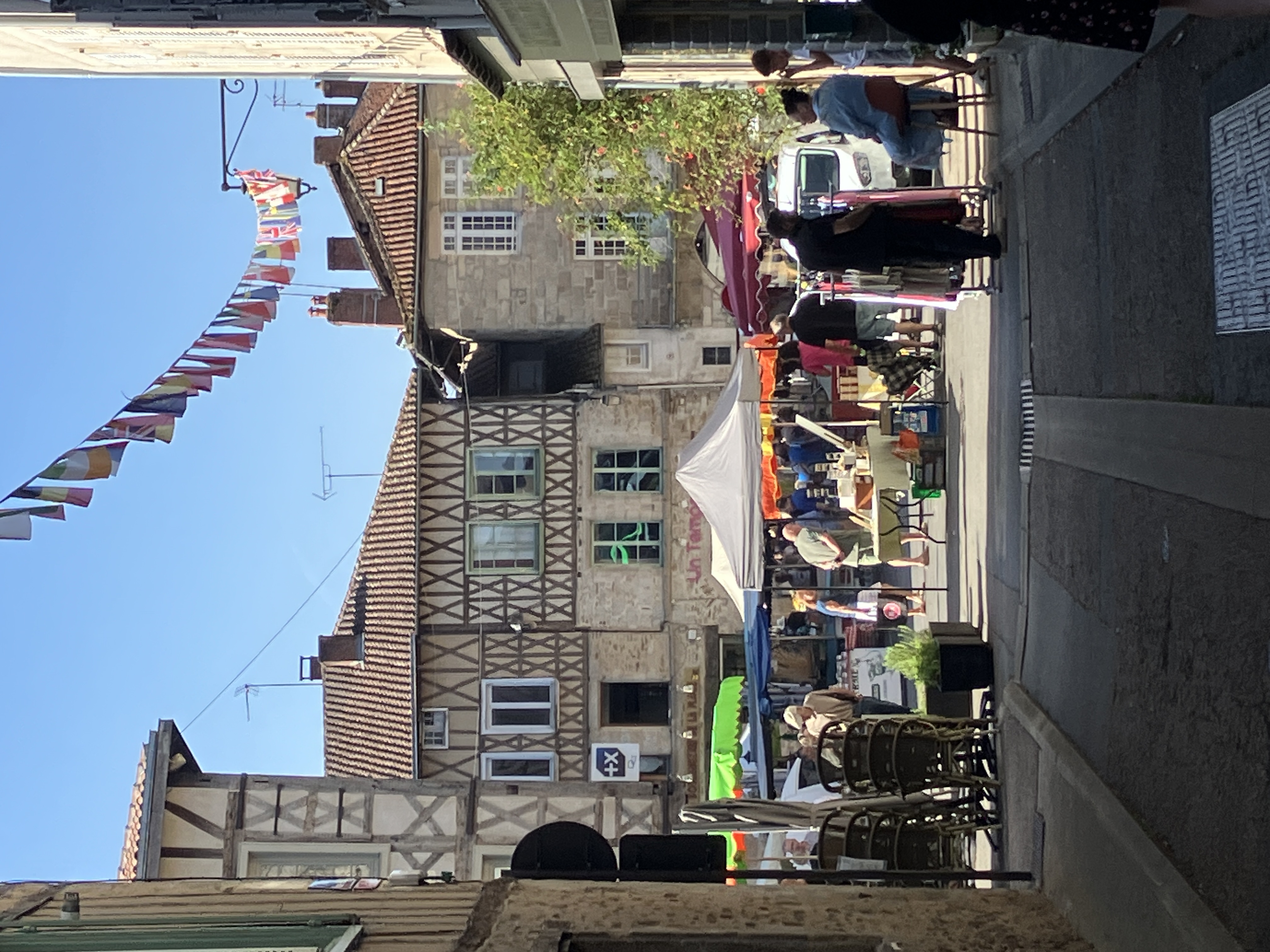 Saturday Morning farmers market at Saint Léonard de Noblat