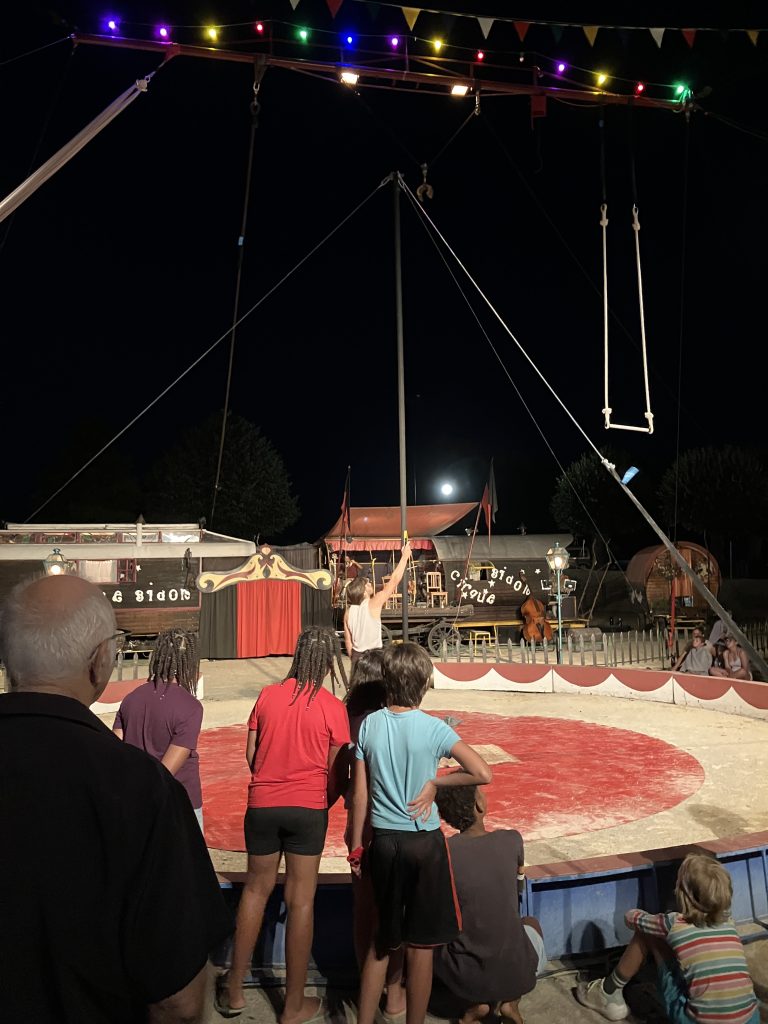 Chaning the stage for a wonderful pole performance at Cirque Bidon
